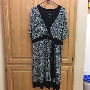 Connected Woman geometric dress